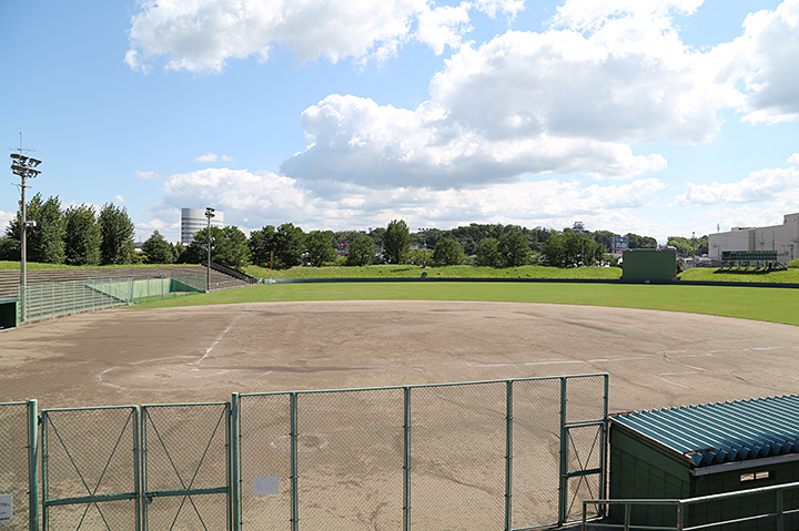 上野運動公園野球場