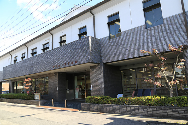 伊賀市上野図書館